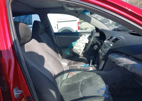 2007 Toyota Camry Se z USA, uszkodzony, nr VIN 4T1BE46KX7U104052